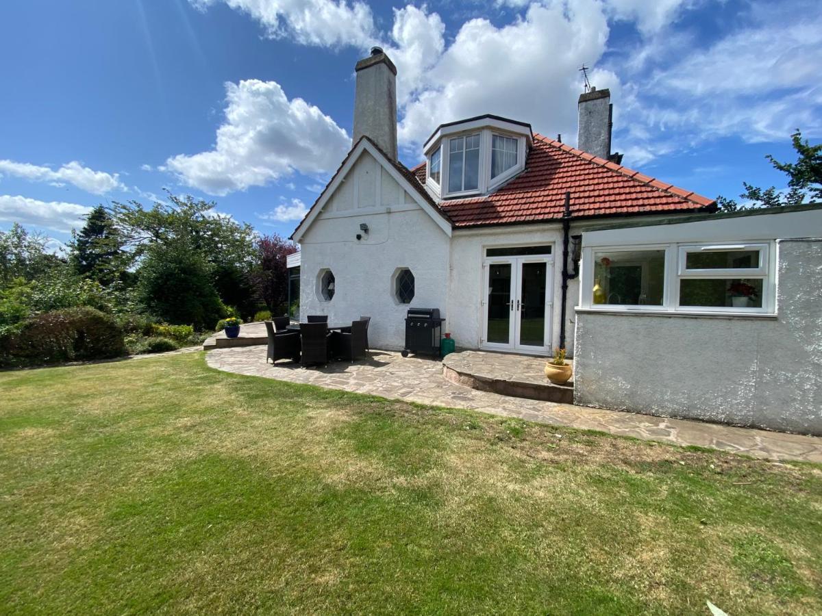 Gorgeous Family Home 15 Mins From City Centre Edinburgh — Photos 1