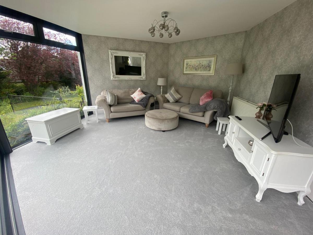 Gorgeous Family Home 15 Mins From City Centre Edinburgh — Photos 2